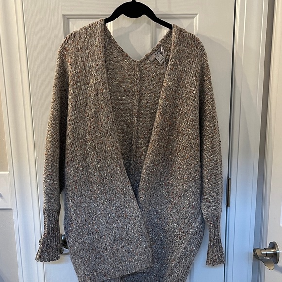 Love X Design Sweaters - NWOT Love x Design Women's Taupe Gray Knit Sweater